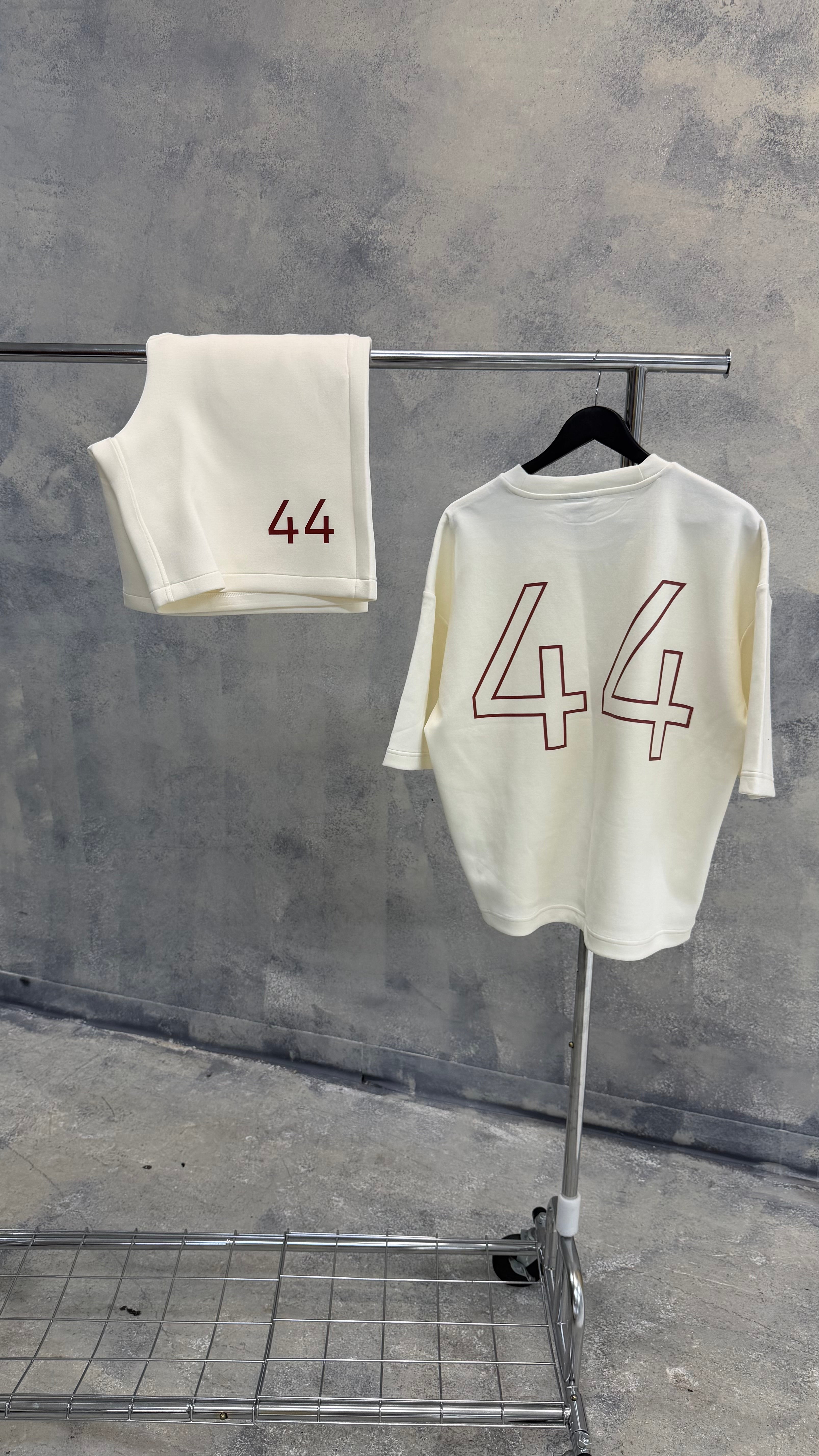 UNIFØRME 44: Standard Issue Set