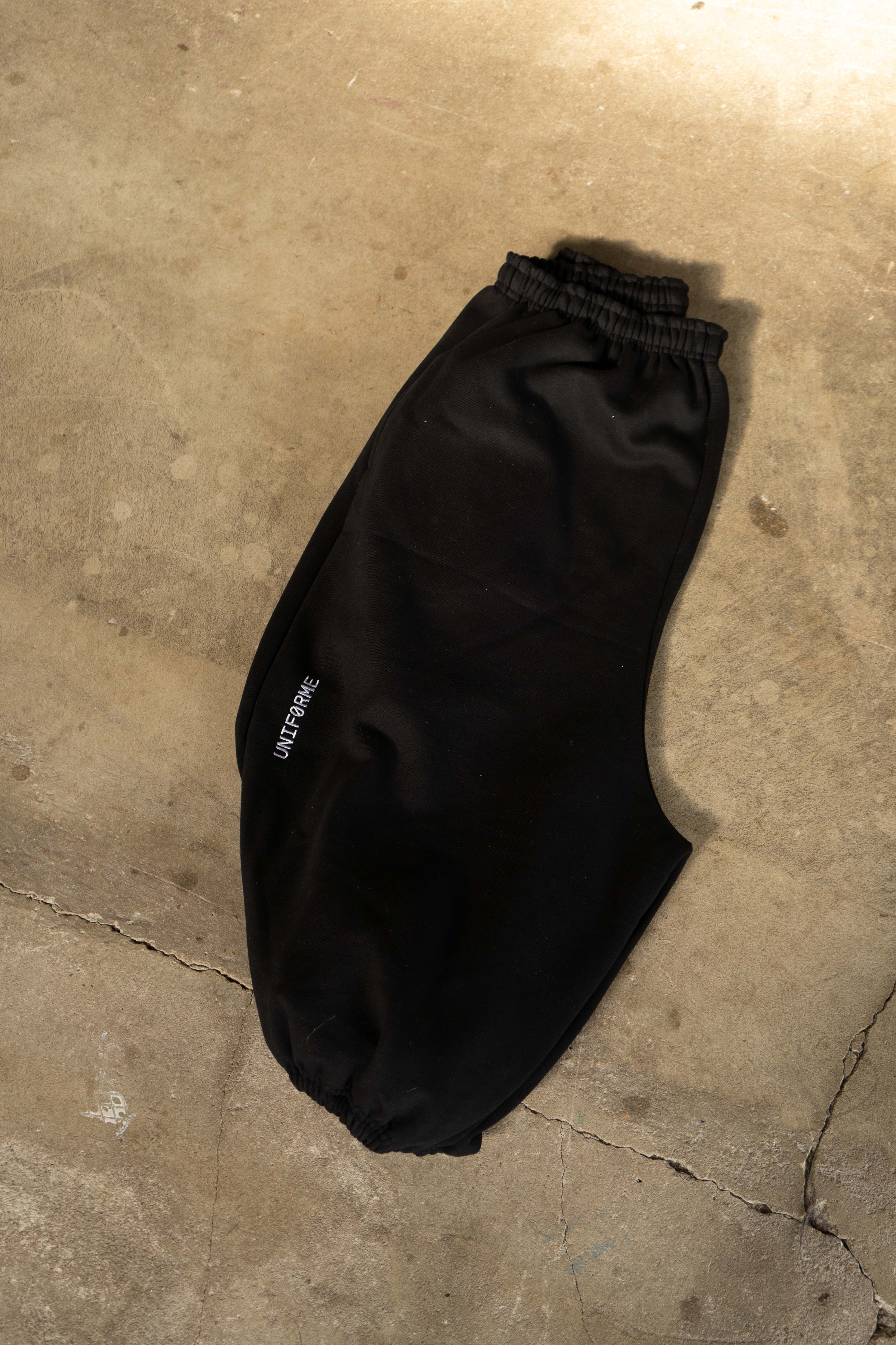 Issued Short. 44 - Black