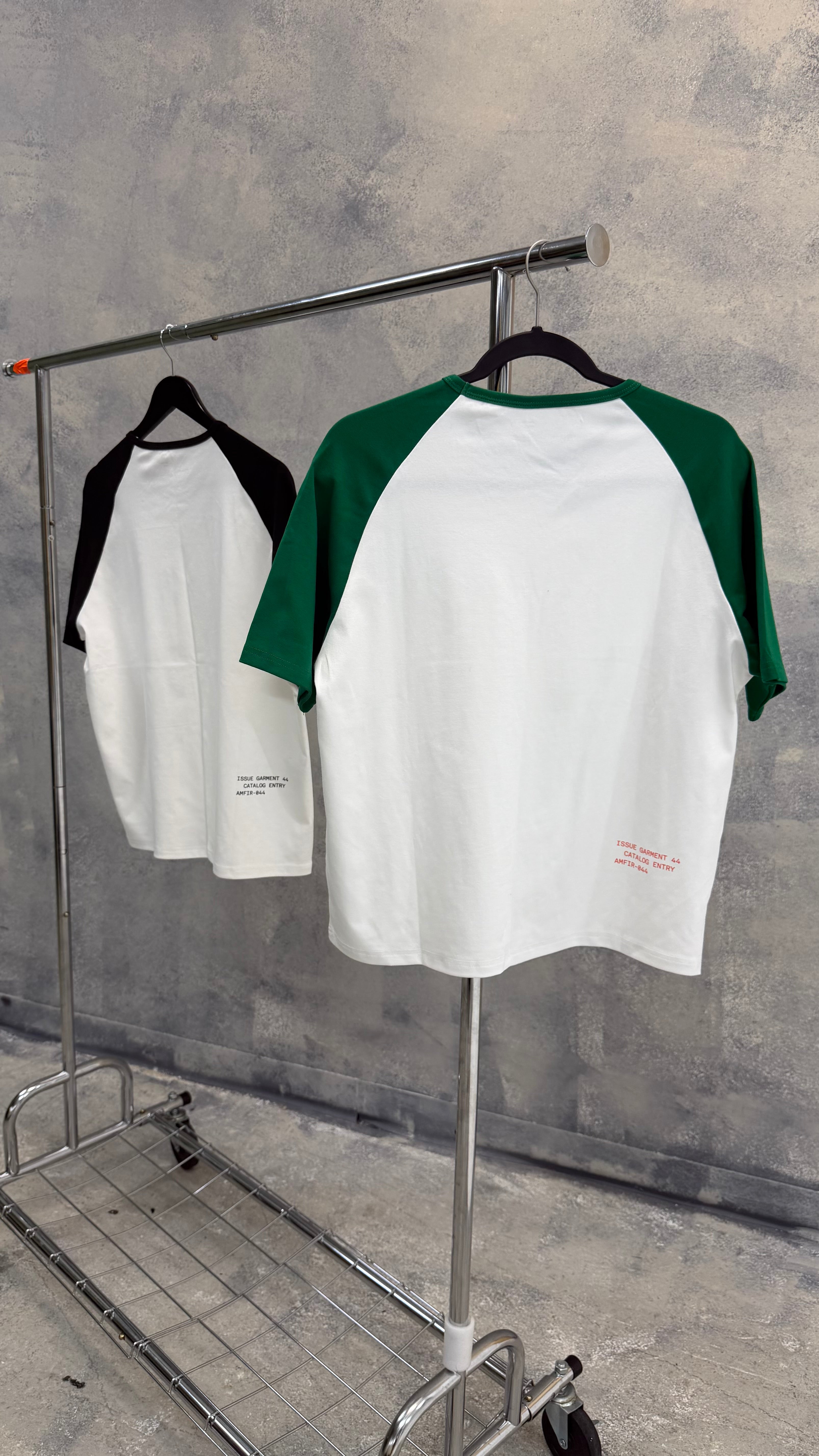 FIELD 44 RAGLAN TEE