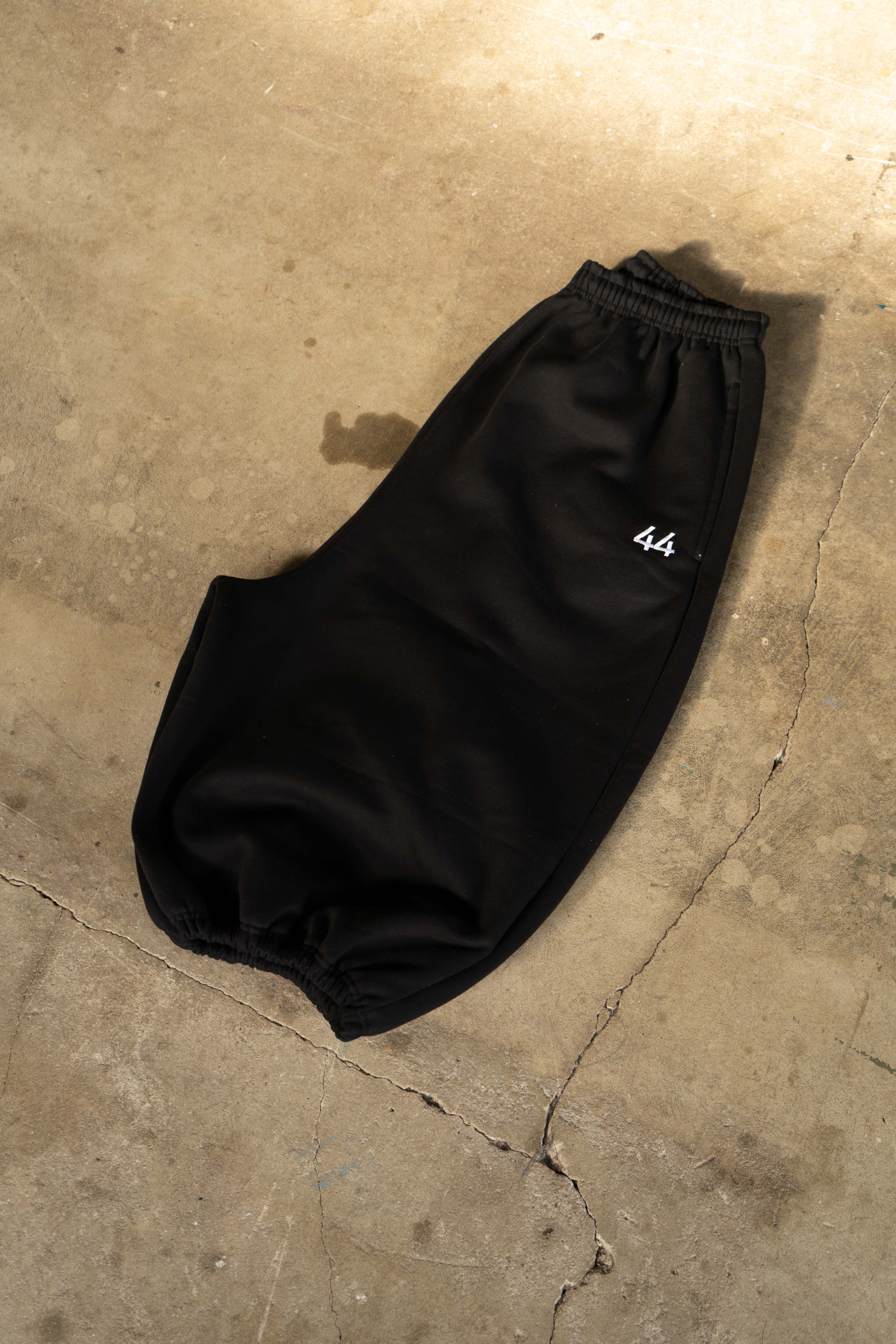 Issued Short. 44 - Black