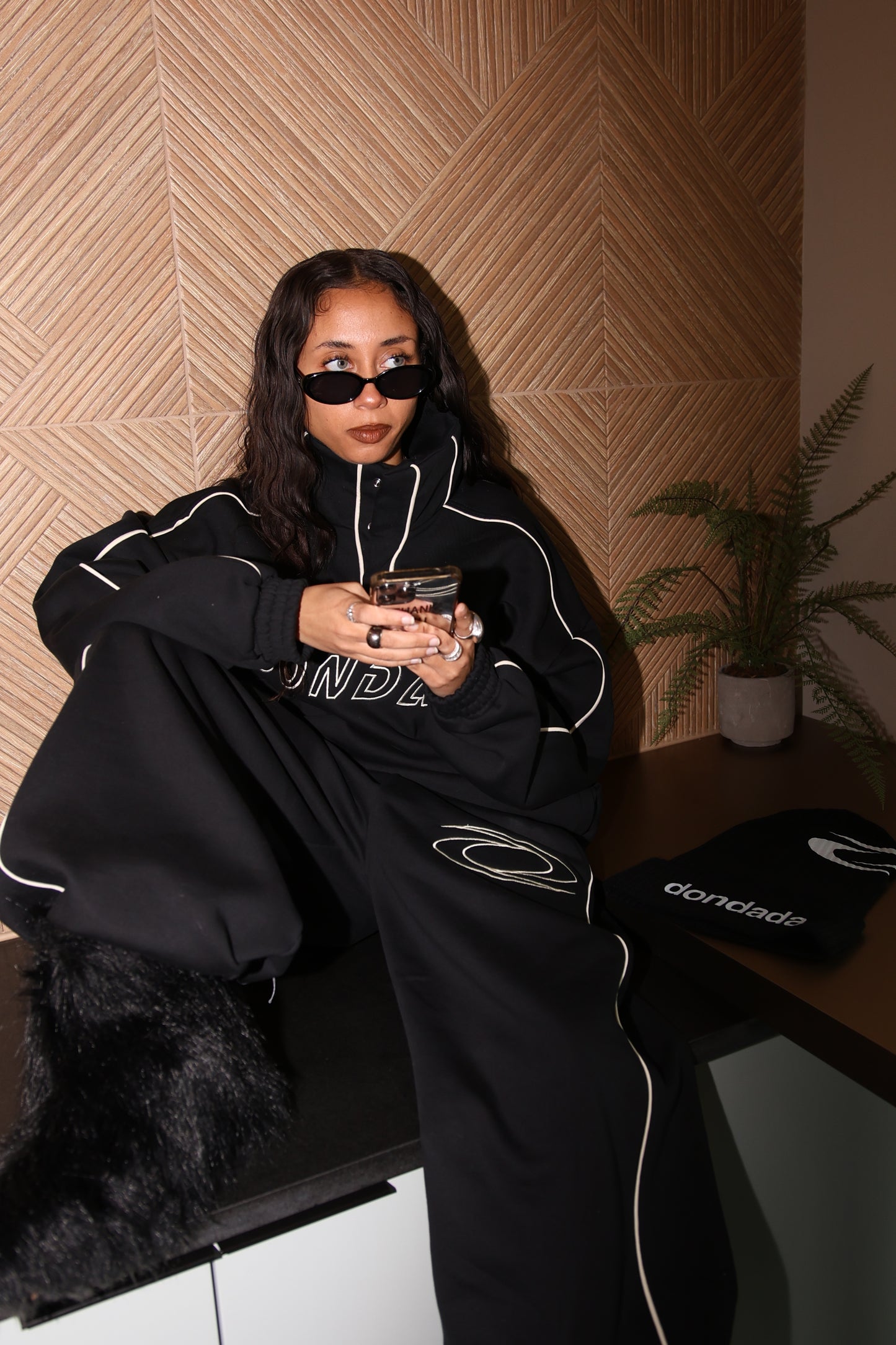 W QRT BUTTON SET- BLACK